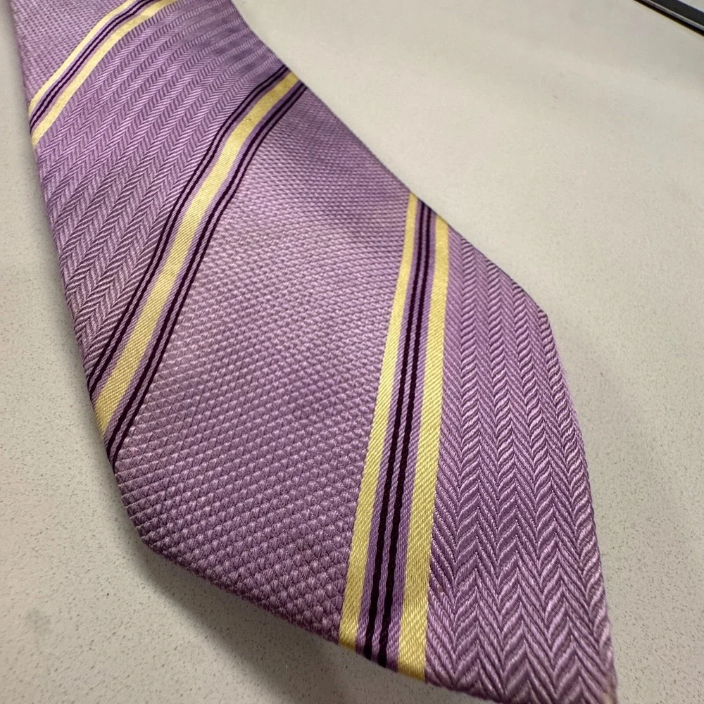 Banana Republic Tie 100% Silk Pink Stripe Gold Vintage Casual‎ Luxury Preppy
